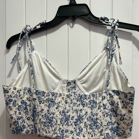 Floral Blue and White Crop Top - Picture 2 of 4